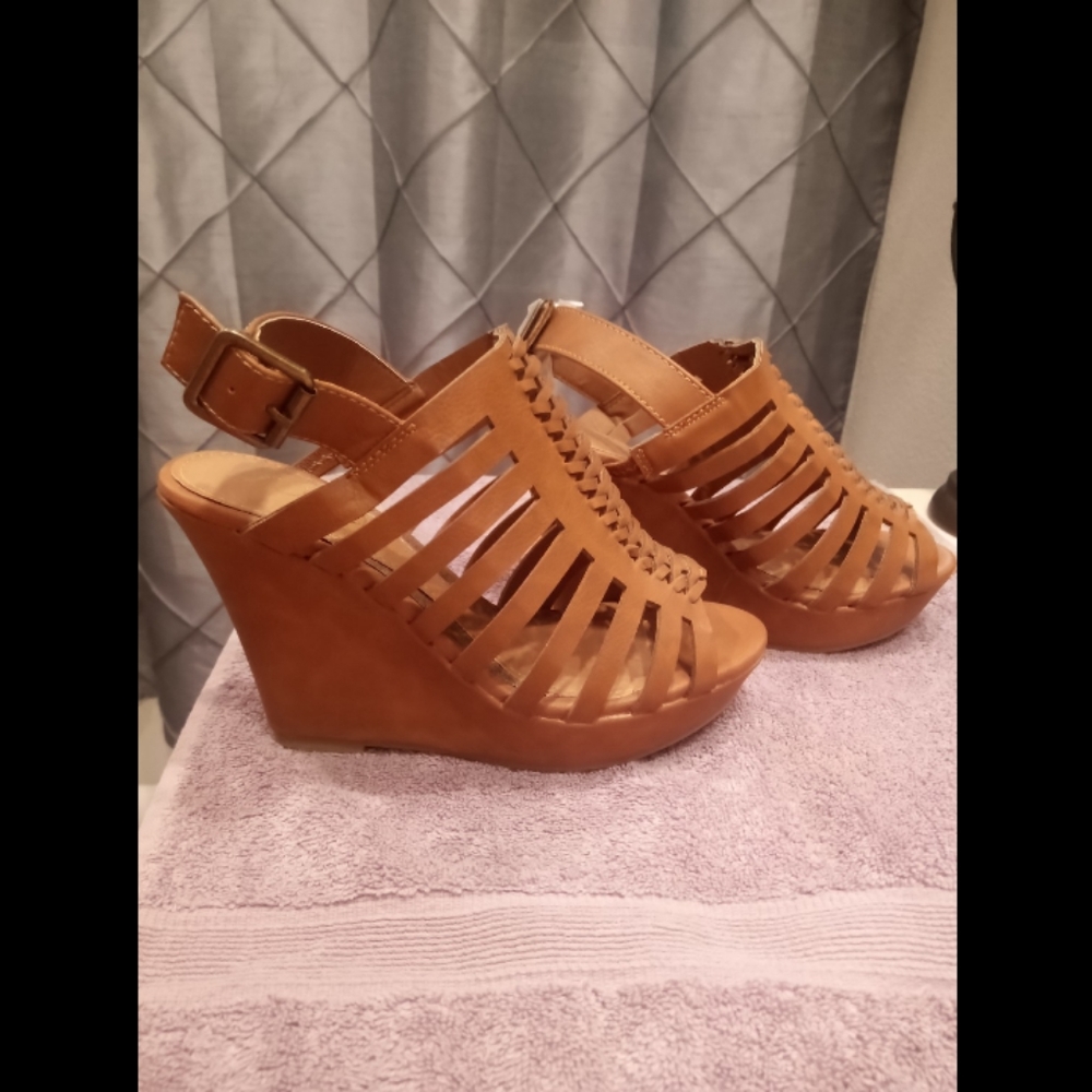 Sugar Women's 6 Strappy Wedges